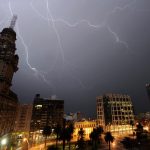 Tormenta nocturna en Montevideo